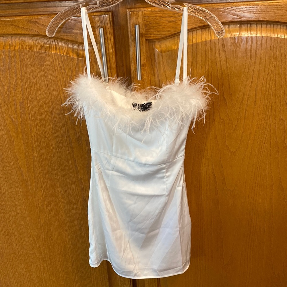 White Fox Brand New Never Worn White Satin Feather Dress Size XS side zipper!